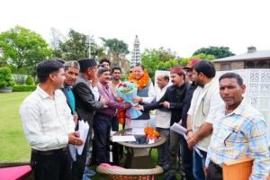 भाजपा प्रदेश मीडिया प्रभारी मनवीर सिंह चौहान के नेतृत्व में चिन्यालीसौड़ के जनप्रतिनिधियों ने भेंट की