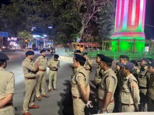 हुड़दंगियों पर नकेल कसने टीम संग खुद मैदान में उतरे एसएसपी दून