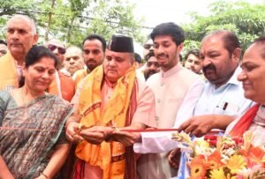 भाजपा अध्यक्ष महेंद्र भट्ट ने किया भाजयुमो जिला उपाध्यक्ष ध्रुव गुप्ता द्वारा लगाए गए विशाल चिकित्सा शिविर का उद्घाटन,गणमान्यजन रहे मौजूद