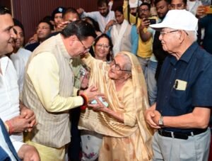 मुख्यमंत्री ने कहा कि प्रधानमंत्री श्री नरेंद्र मोदी के नेतृत्व में केंद्र सरकार द्वारा वरिष्ठ नागरिकों के सम्मान, सुरक्षा और कल्याण को सर्वोच्च प्राथमिकता दी जा रही है