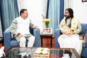 मुख्यमंत्री पुष्कर सिंह धामी से प्रसिद्ध कथा वाचक एवं आध्यात्मिक गुरु देवकीनंदन ठाकुर जी महाराज ने शिष्टाचार भेंट की