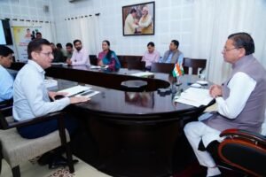 मुख्यमंत्री पुष्कर सिंह धामी ने उत्तराखण्ड भवन एवं अन्य सन्निर्माण कर्मकार कल्याण बोर्ड द्वारा विकसित श्रमिक सेवा मोबाइल एप का लोकार्पण करने के साथ ही 8,005 श्रमिकों के खाते में ₹17 करोड़ से अधिक राशि का DBT के माध्यम से हस्तातंरण किया