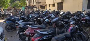 ड्रिंक एडं ड्राईव , मोडिफाईड साईलेंसर एवं रैश ड्राइविंग में 52 दुपहिया वाहन किये सीज