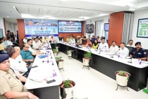 आपदा प्रबंधन एवं पुनर्वास मंत्री  मदन कौशिक ने उत्तराखण्ड राज्य आपदा प्रबंधन प्राधिकरण (यूएसडीएमए) में आगामी मानसून सीजन को लेकर राज्य स्तरीय तैयारियों की उच्च स्तरीय समीक्षा की