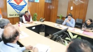 मुख्य सचिव आनन्द बर्द्धन ने सचिवालय में देहरादून में विद्युत लाइनों की अंडरग्राउण्ड केबलिंग को लेकर ऊर्जा विभाग एवं जिलाधिकारी देहरादून के साथ महत्वपूर्ण बैठक की