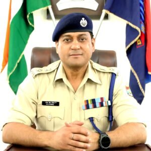 बिना वैध प्रपत्रों के देहरादून लाई जा रही डेढ़ करोड़ रु० से अधिक की नगद धनराशि को पुलिस द्वारा चेकिंग के दौरान किया बरामद