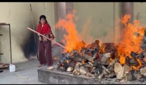 इंसानियत की सबसे बड़ी मिसाल बनी क्रांतिकारी शालू सैनी मुर्दों से निभा रही है प्रेम का रिश्ता