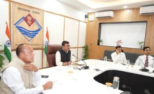 मुख्य सचिव ने जिलाधिकारियों के साथ वीडियो कॉन्फ्रेंसिंग के माध्यम से बैठक की