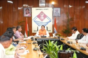 मुख्यमंत्री पुष्कर सिंह धामी ने सचिवालय में कार्यक्रम क्रियान्वयन विभाग द्वारा तैयार की गई ‘मेरी योजना’ पुस्तक के ऑडियो क्लिप का अनावरण किया