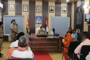 चम्पावत पुलिस के ऐच्छिक ब्यूरो में पारिवारिक विवाद की सुनवाई एवं काउंसलिंग