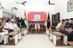 मुख्यमंत्री पुष्कर सिंह धामी ने अपने एक दिवसीय गदरपुर-रुद्रपुर भ्रमण कार्यक्रम के दौरान राष्ट्रीय आपदा मोचन बल (एनडीआरएफ) बटालियन, गदरपुर का निरीक्षण किया