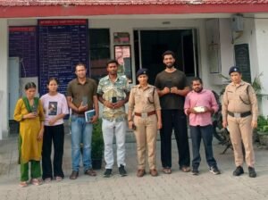 एसएसपी दून के नेतृत्व में आमजन की सहायता को सदैव तत्पर दून पुलिस, खोये मोबाइलों को वापस लौटाकर दून पुलिस ने बिखेरी चेहरों पर मुस्कान