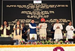 राज्यपाल लेफ्टिनेंट जनरल गुरमीत सिंह (से.नि) एवं मुख्यमंत्री पुष्कर सिंह धामी ने आईडीपीएल ग्राउंड, ऋषिकेश में “सेवा पखवाड़ा” कार्यक्रम में देहरादून जनपद के विकास को नई गति प्रदान करते हुए ₹172.78 करोड़ लागत की 38 विकास योजनाओं का शिलान्यास