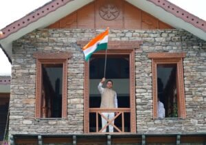 मुख्यमंत्री ने प्रदेशवासियों से आह्वान किया कि वे राष्ट्रध्वज के सम्मान और देशभक्ति की भावना के साथ अपने-अपने घरों, प्रतिष्ठानों और सार्वजनिक स्थलों पर तिरंगा फहराकर इस जनभागीदारी अभियान को सफल बनाएं