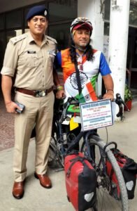 191 देशों में साइकिल से दो लाख किमी का सफर, एचआईवी जागरूकता का संदेश लेकर भारत भ्रमण पर निकले सोमेन देवनाथ