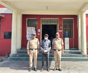 डिलीवरी बॉय बनकर स्मैक की सप्लाई, 22.81 ग्राम नशीले पदार्थ के साथ गिरफ्तार