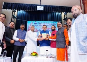 मुख्यमंत्री पुष्कर सिंह धामी ने आज नगर निगम, देहरादून में महर्षि वाल्मीकि प्रकटोत्सव के अवसर पर आयोजित शोभा यात्रा कार्यक्रम में प्रतिभाग किया